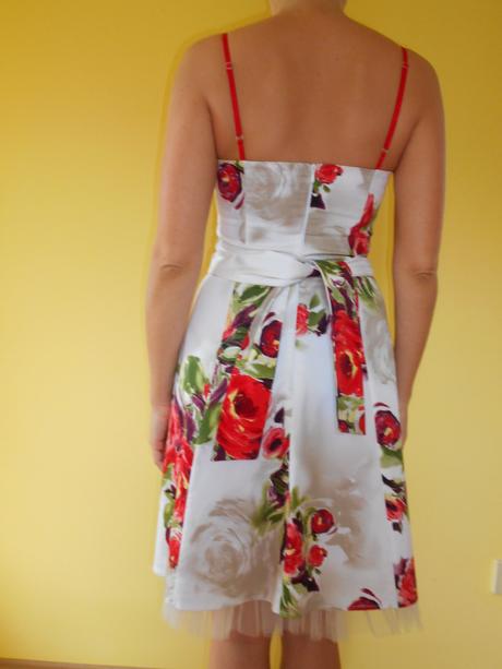 Šaty na príležitosť, rinascimento, s