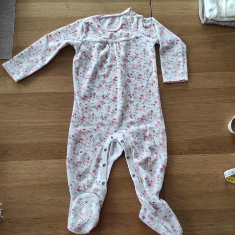 Overal kvietkovaný, f&f,86