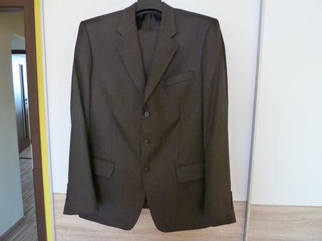 Tmavosivy pansky oblek, l