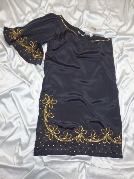 Luxusné čierne zdobené šaty, 36