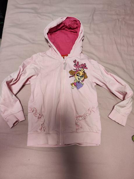 Spolu skye rifle 122 a mikinka 128, 122–134