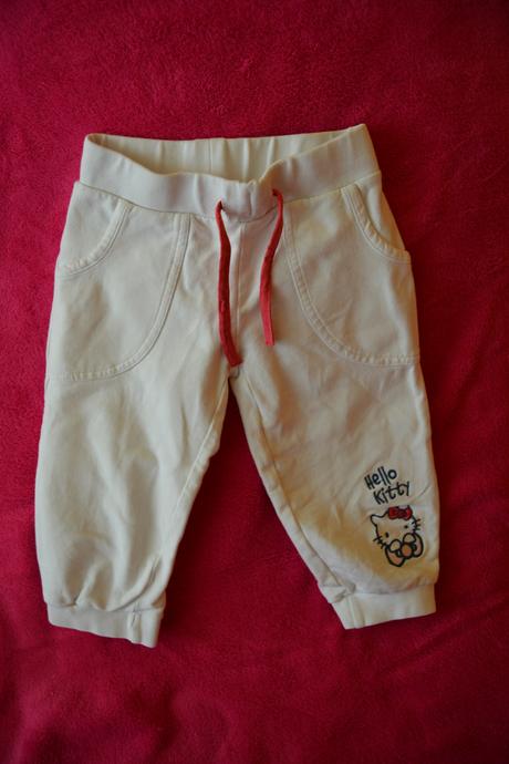 Tepláčiky hello kitty, c&a,92