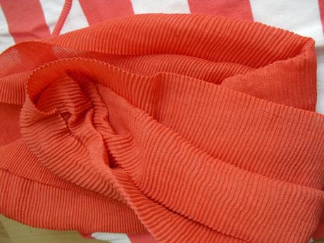 Pulóver so šálom, c&a,m