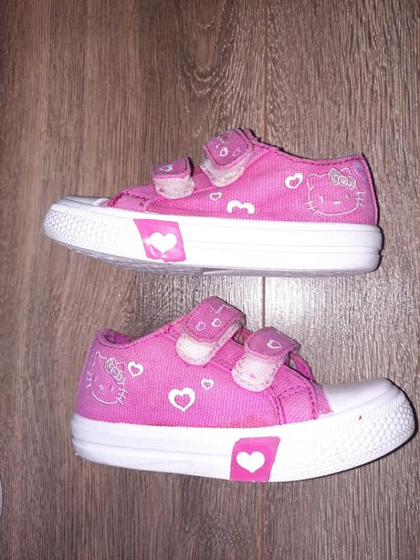 Tenisky hello kitty c.25., 25