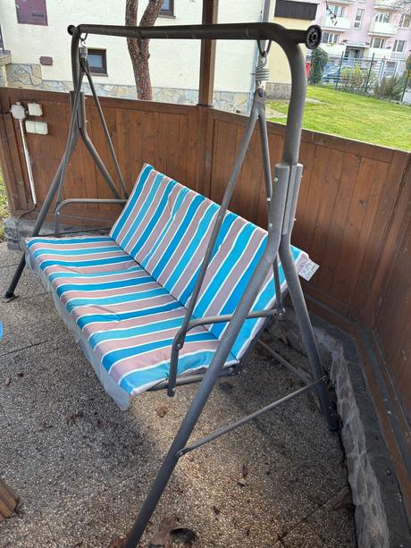 Záhradná hojdačka, 