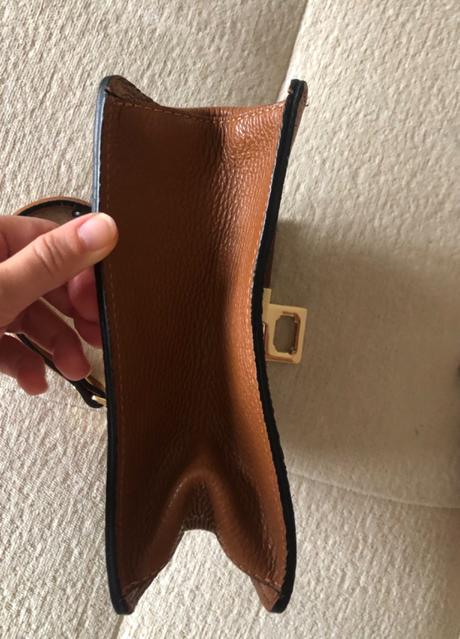 Hnedá malá kožená kabelka, 