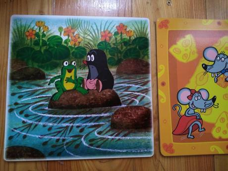 Rozpravkove podložky 2 ks - spolu 6 eur,