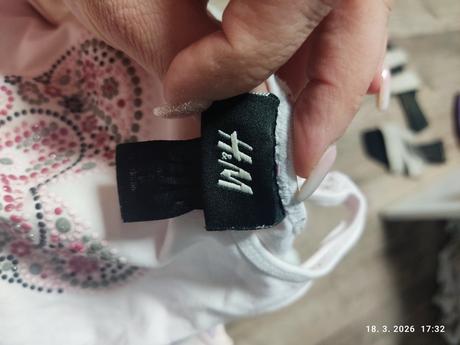 Balík oblečenia, 68–80