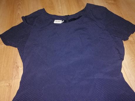 Bodkované šaty, 40