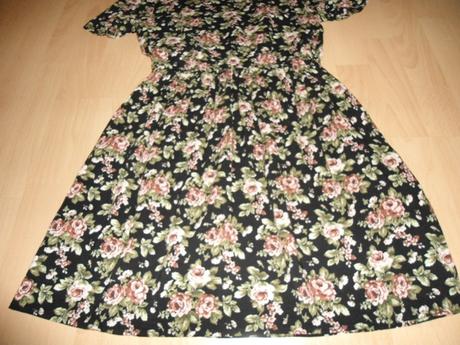 Letne kvetovane saty, 164