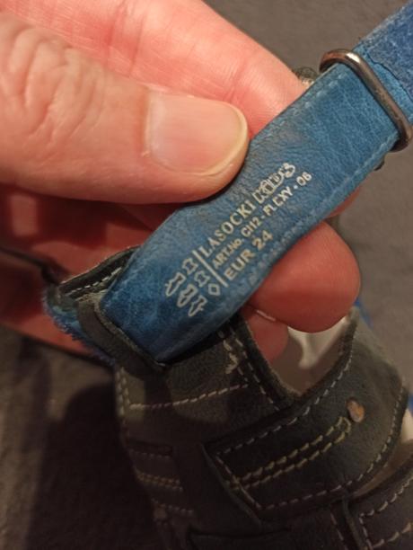 Sandálky, lasocki,24