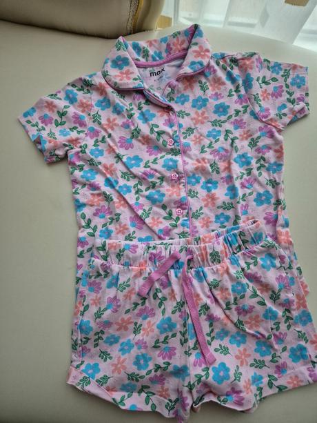 Krátke pyzamko kvetinky 5-6 rokov, 110