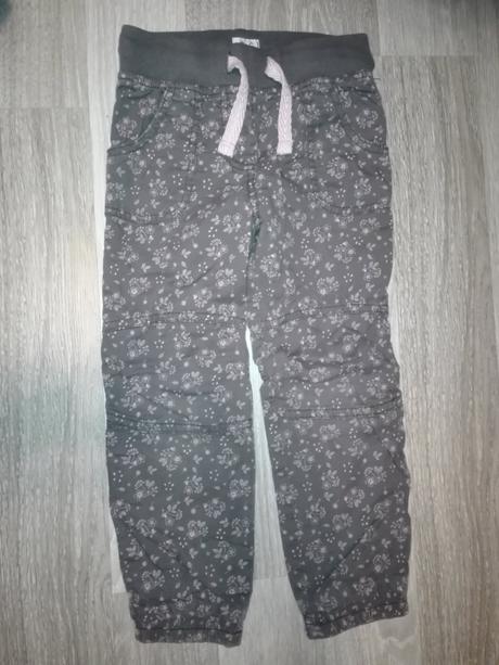 Podsite kvietkovane nohavice, f&f,104