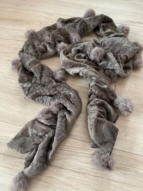 Šál s kožušinkou, 