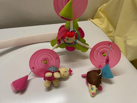 Tiny love kompaktný kolotoč s melódiou na zaveseni, 