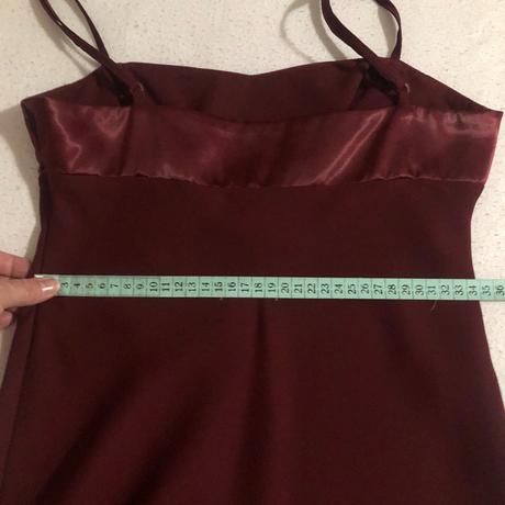 Elegantné bordové šaty, 36