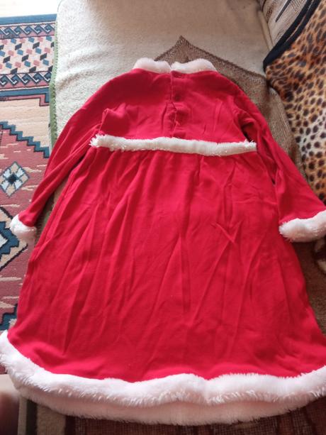Vianočné šaty, 104