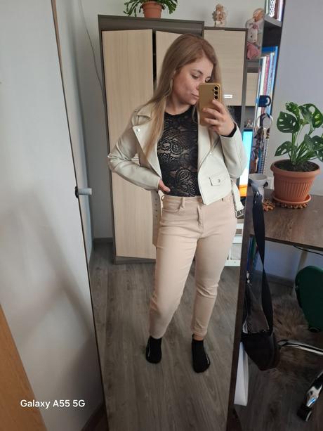 Mom jeansy béžové, s
