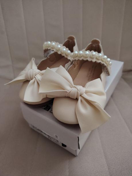 Krémové topánky balerínky s mašličkou, 22