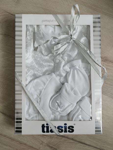 Oblek na krst, 56 / 62