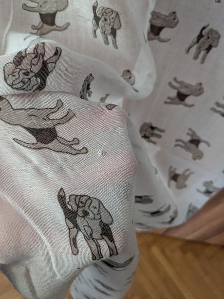 Šatka so psíkmi, avon