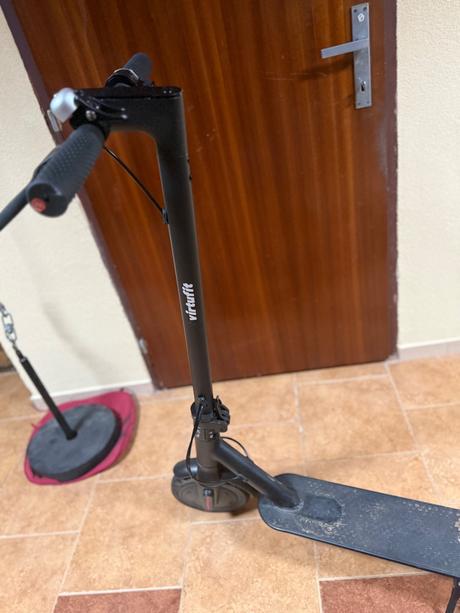 Zabalená elektricka kolobezka, 