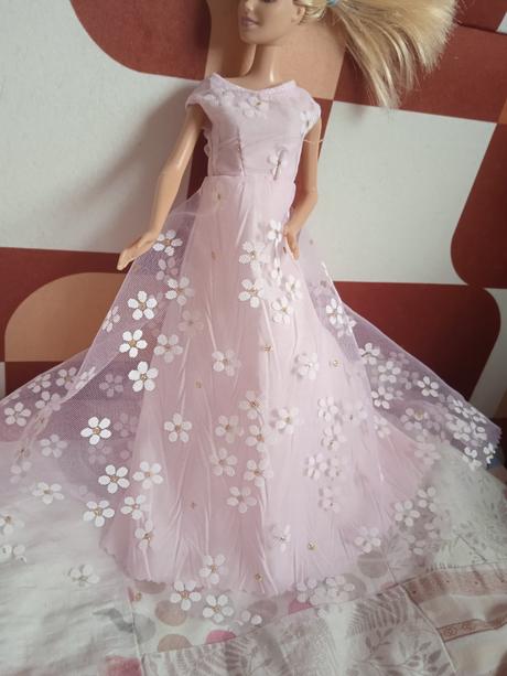 Šaty pre babiku barbie, 