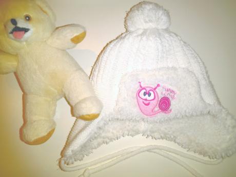 Biela čiapka s viazaním, 80