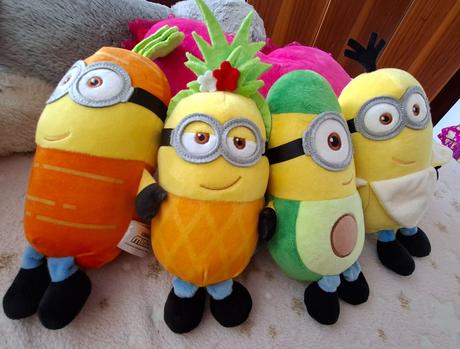 Plysovi mimoni z billy banan mrkva avokado ananas,