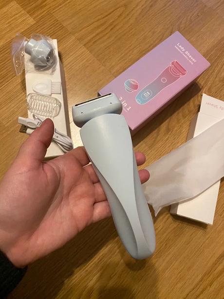 Nový dámsky holiaci strojček, 