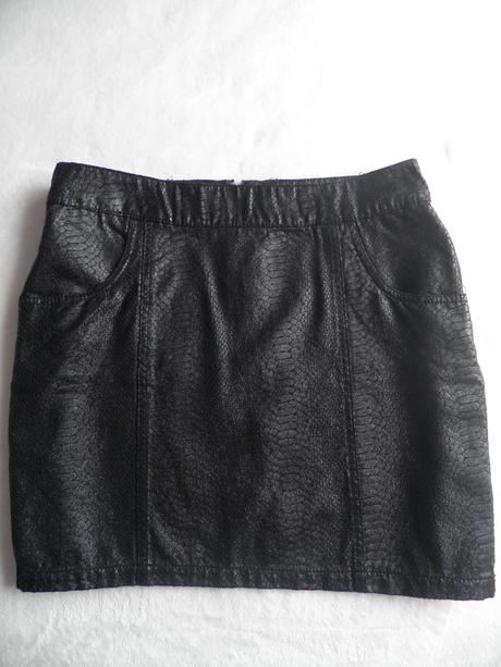 Krásna moderná suknička, amisu,38