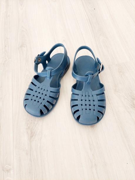 Modré sandále, 27