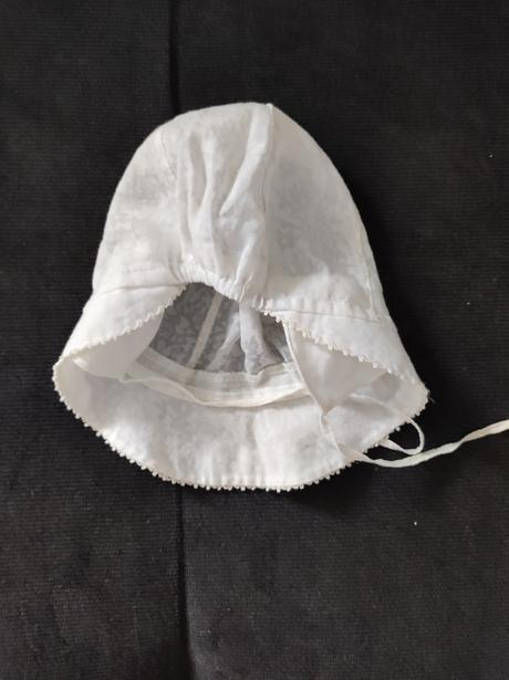 Klobúčik veľkosť 41., 40