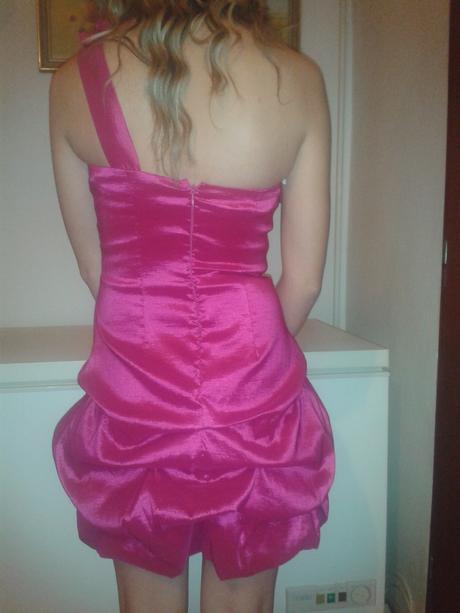 Krátke šatky na jedno rameno, s