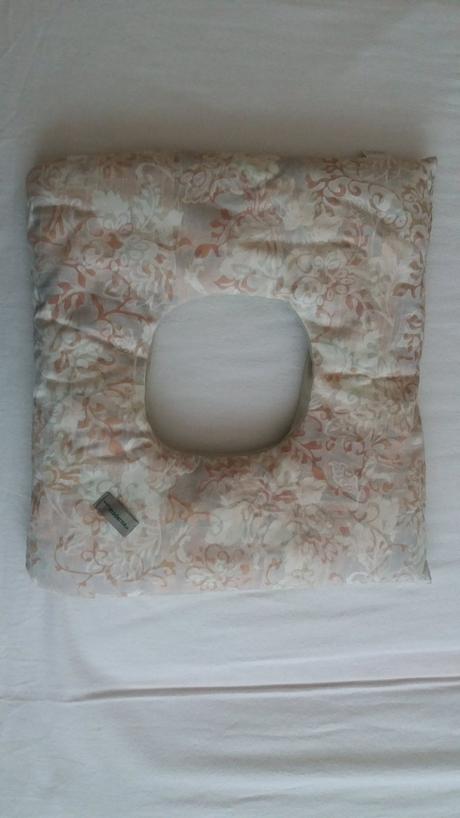 Popôrodný vankúš na sedenie,