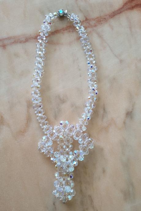 Vintage náhrdelník so sklenených korálkov, 