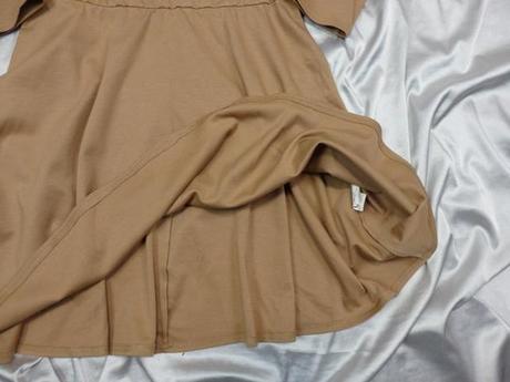 Kvalitné béžové šaty, atmosphere,44