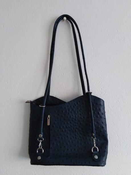 Tmavomodrá celokožená kvalitná kabelka /ruksačik, 