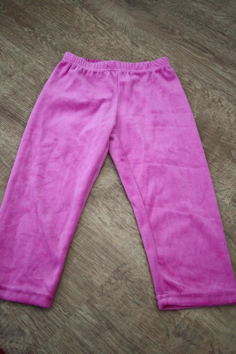 Zamatove teplaky, 92