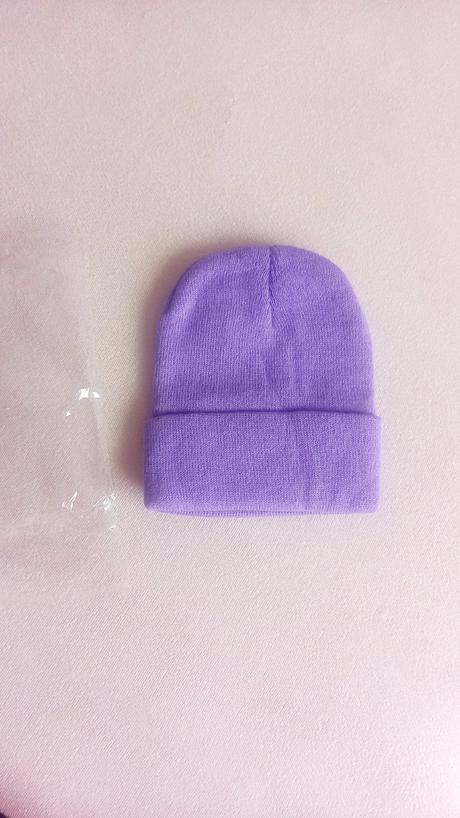 Fialová čiapka huntrix, 