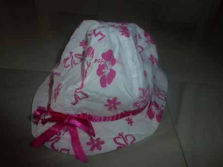 Kvietkovaný klobúčik s mašličkou, 92