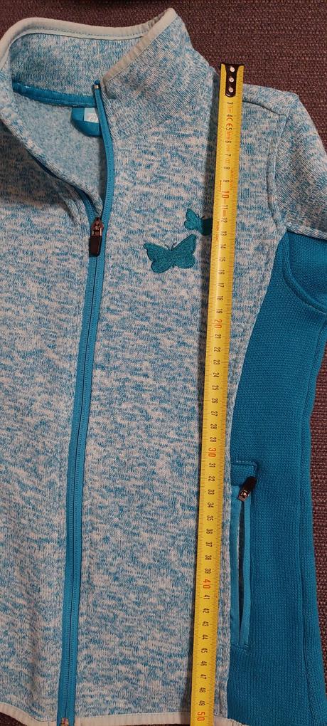 Sveter v .134/140, crivit,134