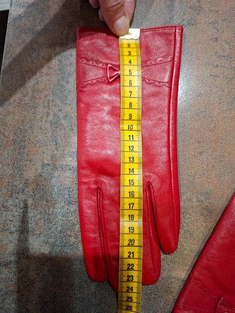 Cervene kozene rukavice, s