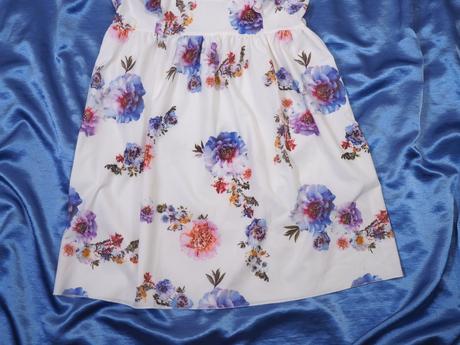 Kvalitné letné šaty pakuten, m / s