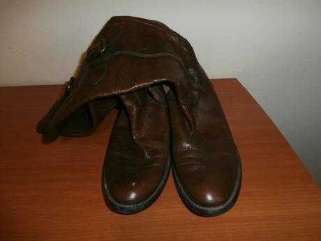 Celokožené čižmy, 39