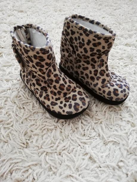 Papučky/kapce leo, h&m,23