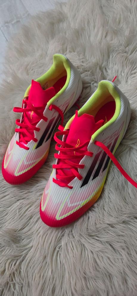 Chlapcenske kopacky, 40