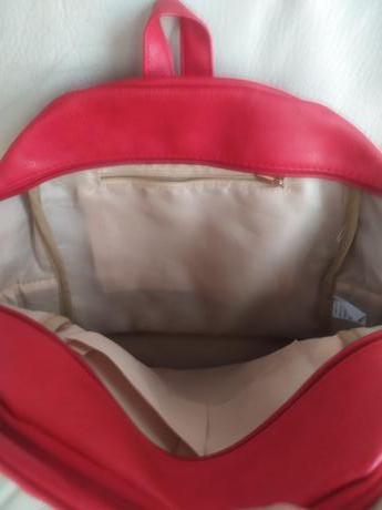 Ruksak dostala som dva rovnake, 