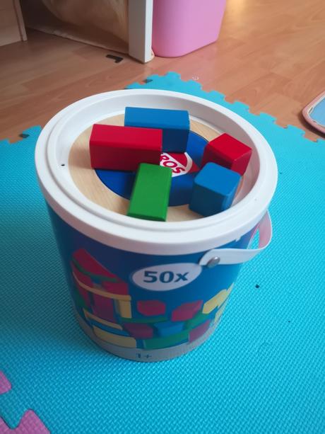 Drevene kocky heros, 