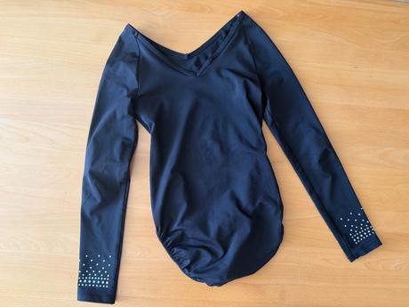 Decathlon gymnastický dres/trikot, 146